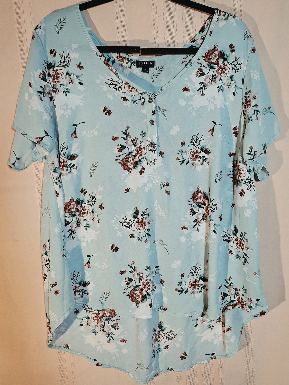 TORRID Mint Green Floral V-Neck Short Sleeve Blouse
